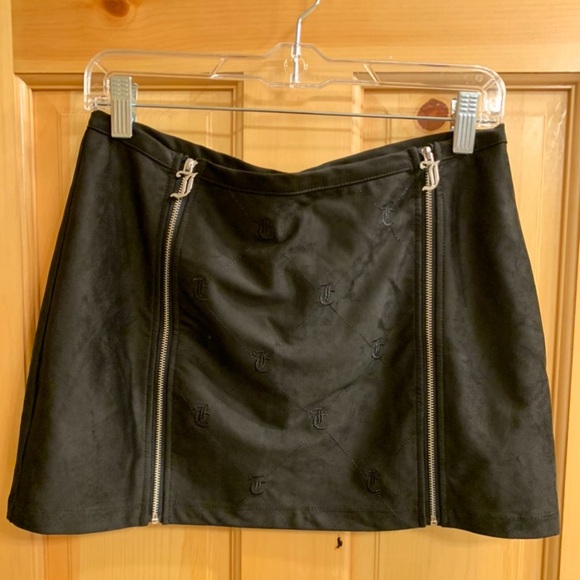 Cute juicy couture skirt, new, never worn! Has zippers on each side of the front - Picture 1 of 4